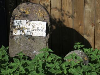 Milestone 7 on the route to Sodbury from Old Passage